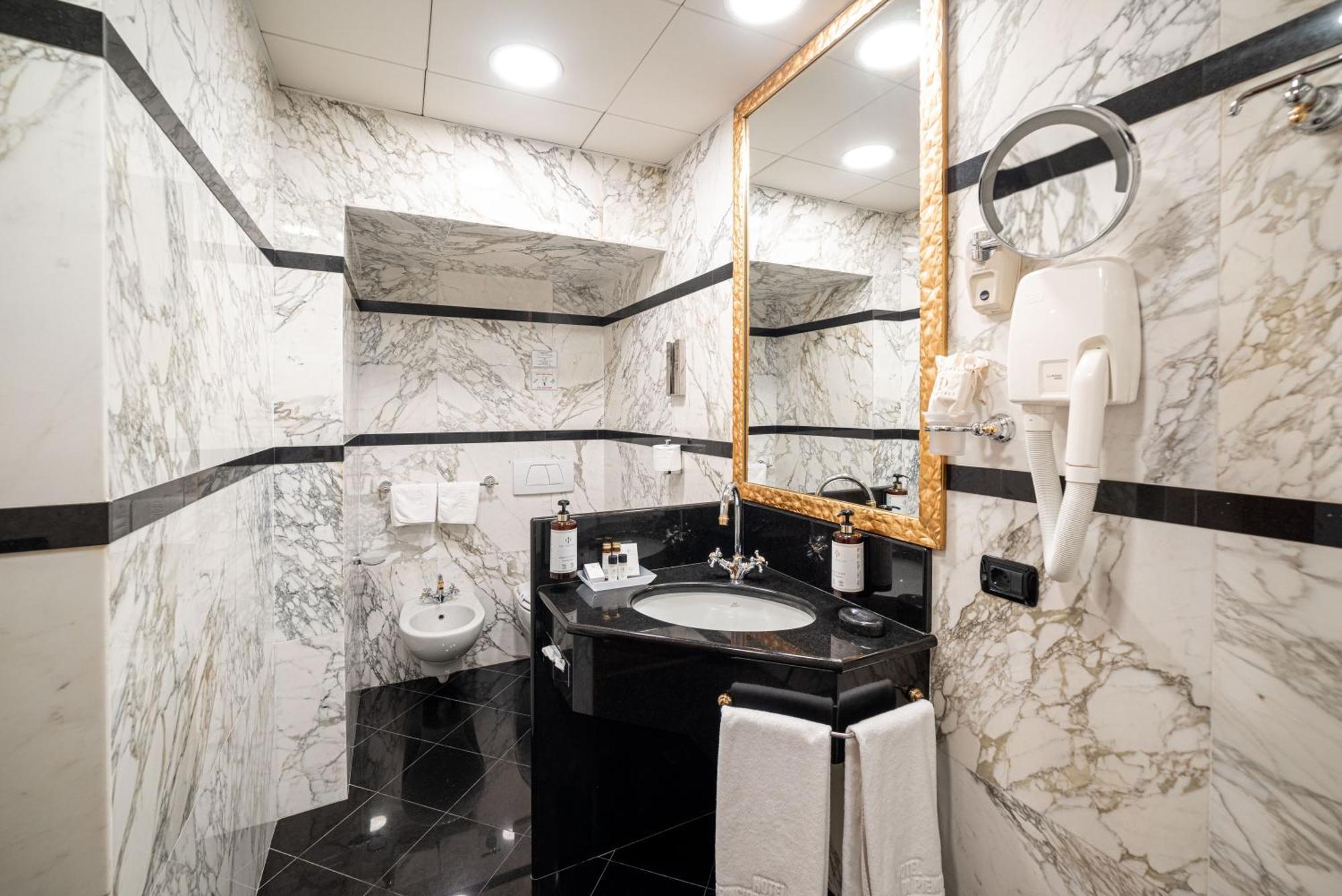 Phi Hotel Principe Кунео Екстериор снимка