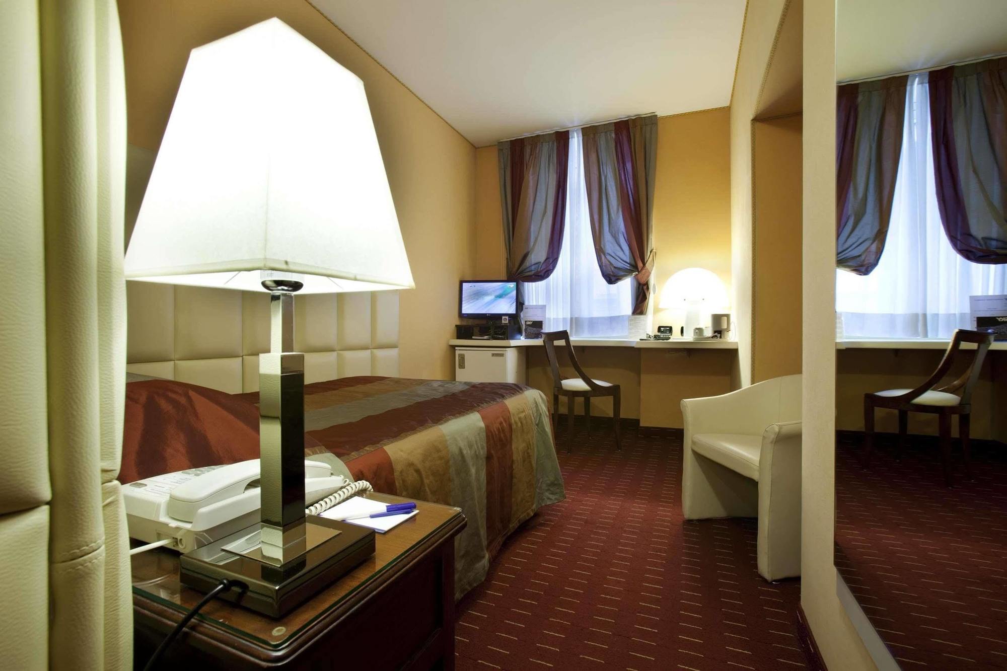 Phi Hotel Principe Кунео Екстериор снимка