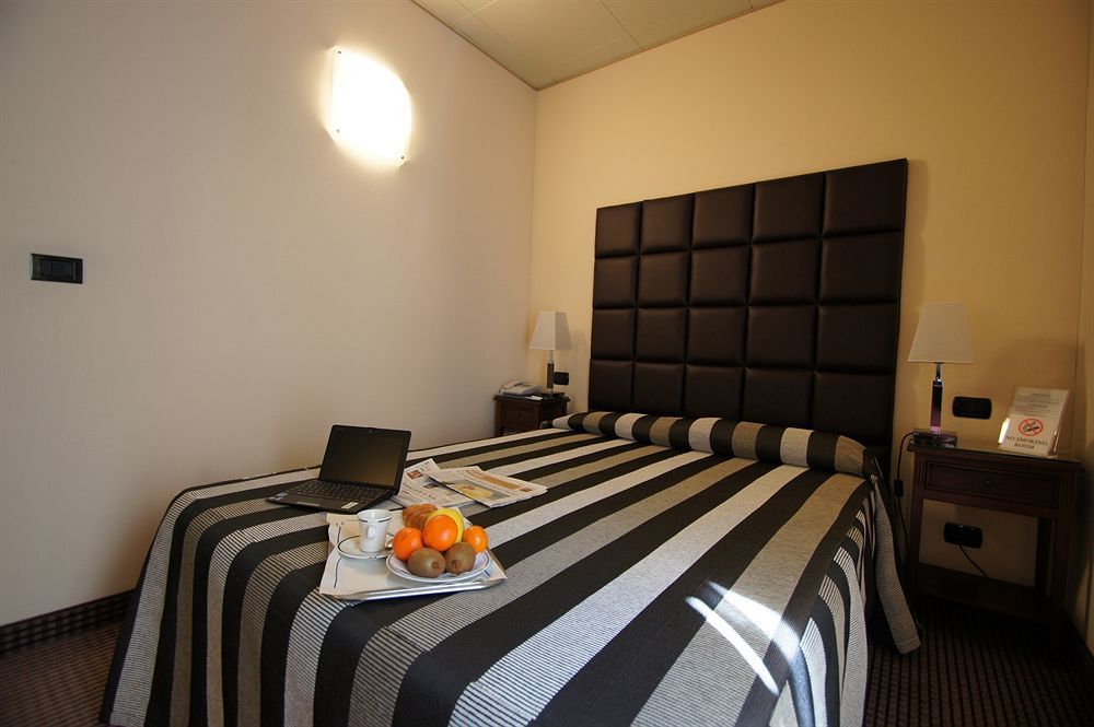 Phi Hotel Principe Кунео Екстериор снимка